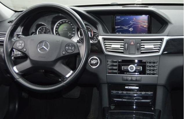 Left hand drive car MERCEDES E CLASS (01/11/2011) - 